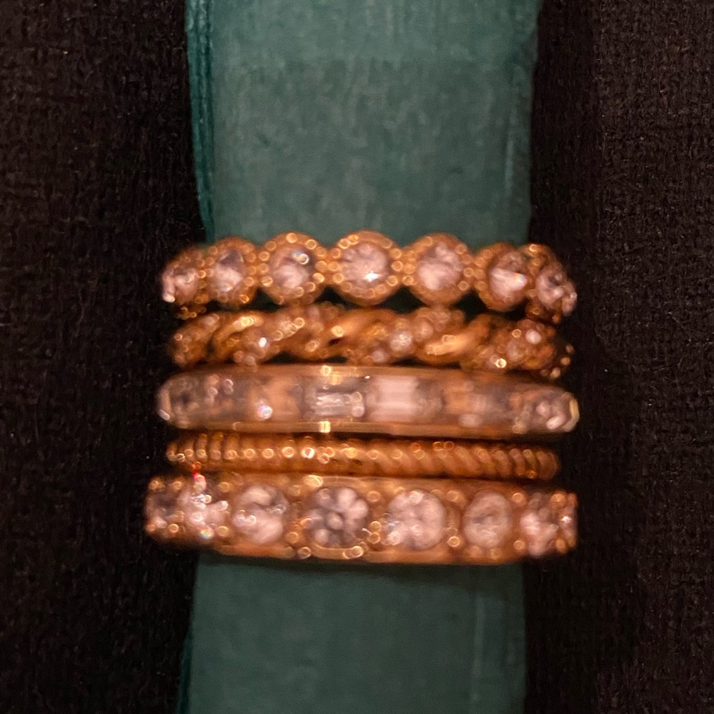 NWOT - ANN TAYLOR CRYSTAL RING STACK